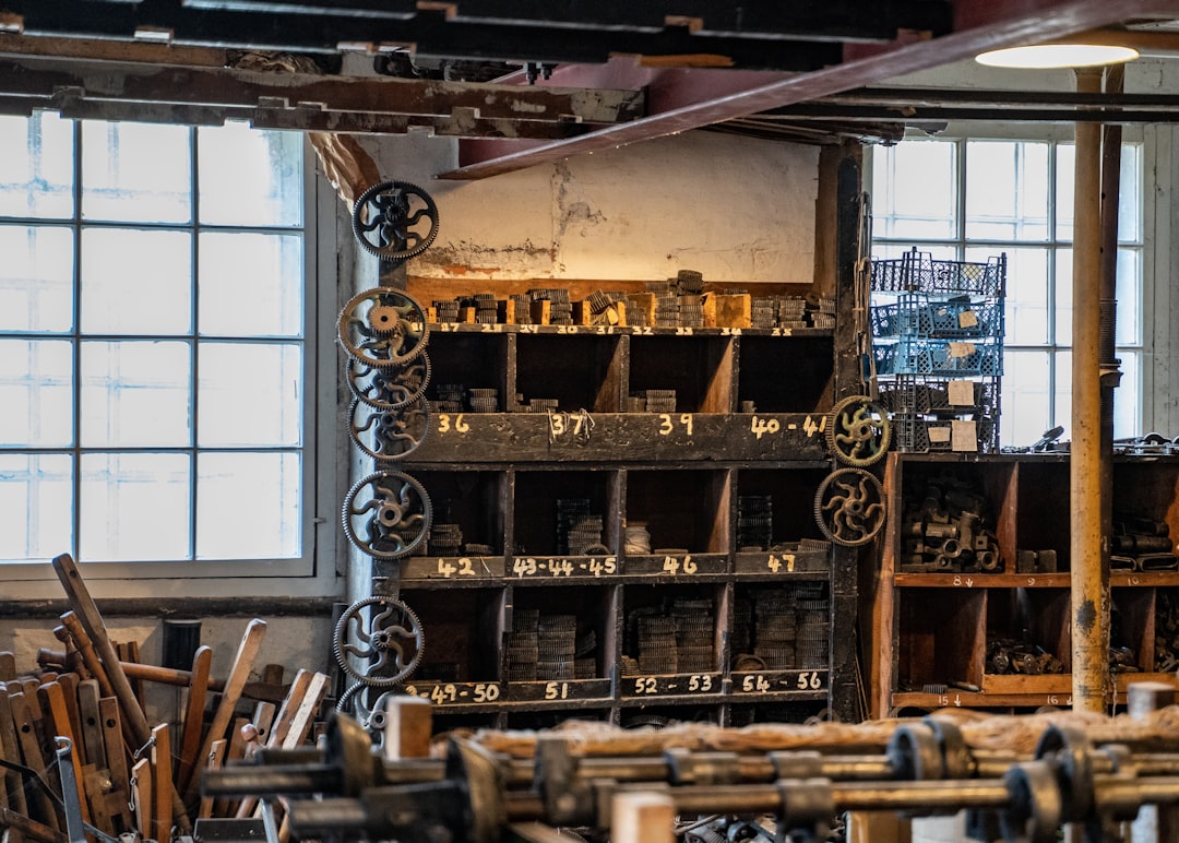 Beat the Big-Box Spring Sales: Local Hardware Store Spring Project ...