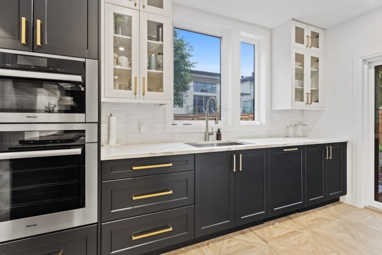 2026 Cabinet Hardware Trends Spokane: Mixed Metals Transform Eastern Washington Kitchens